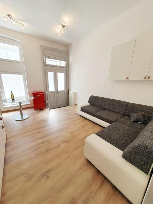 Urbanes Apartment In Wien Zewnętrze zdjęcie
